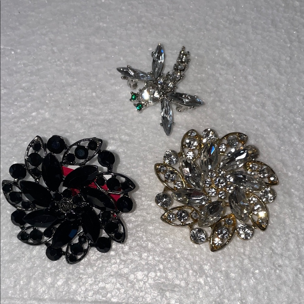 Set of 3 Elegant Black Gold and Silver Brooches